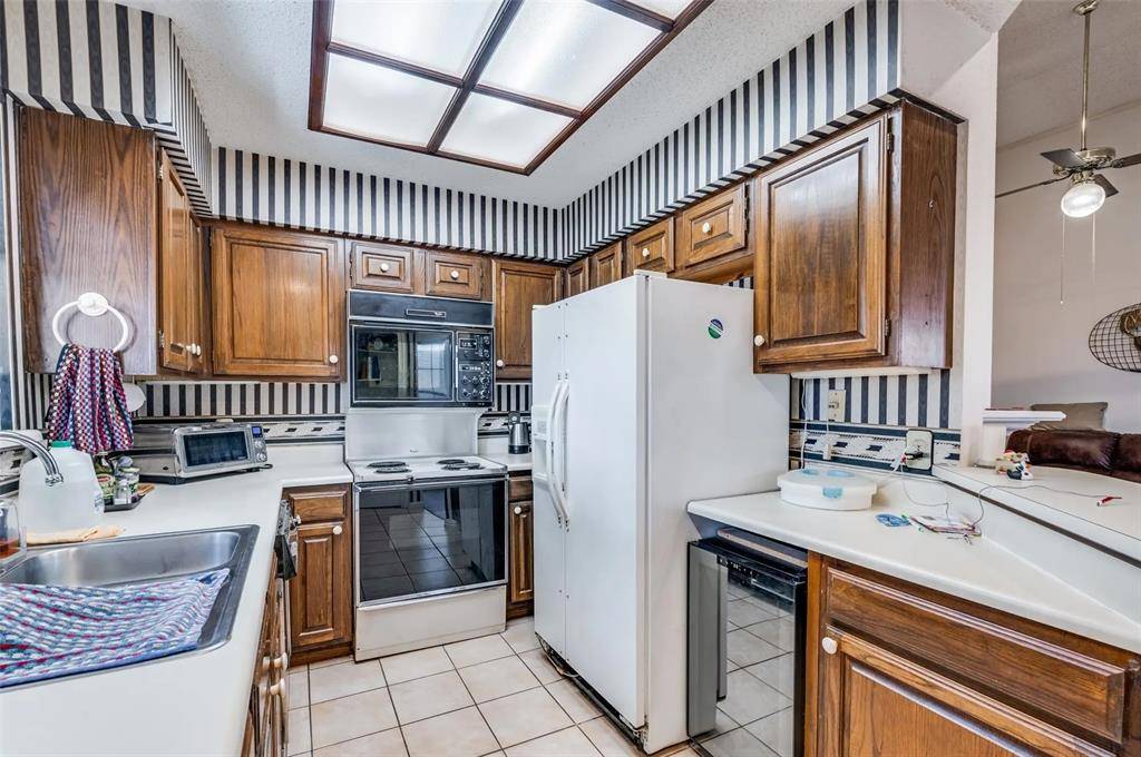 Arlington, TX 76006,401 Pebble Way #237