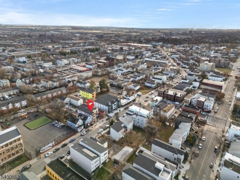 Newark City, NJ 07103,388 S 9Th St