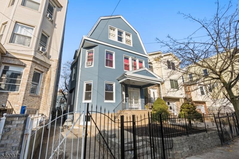 Newark City, NJ 07107,180 N 12Th St