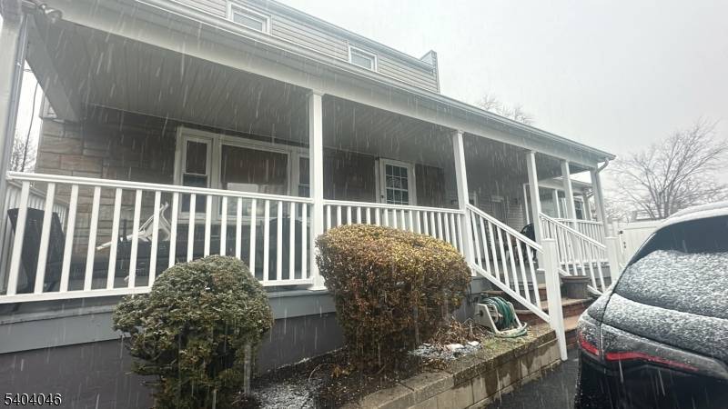 Rahway City, NJ 07065,1853 Barnett St