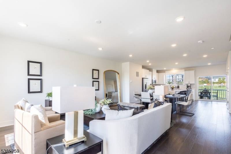 East Hanover Twp., NJ 07936,65 Eastwood Ter #69