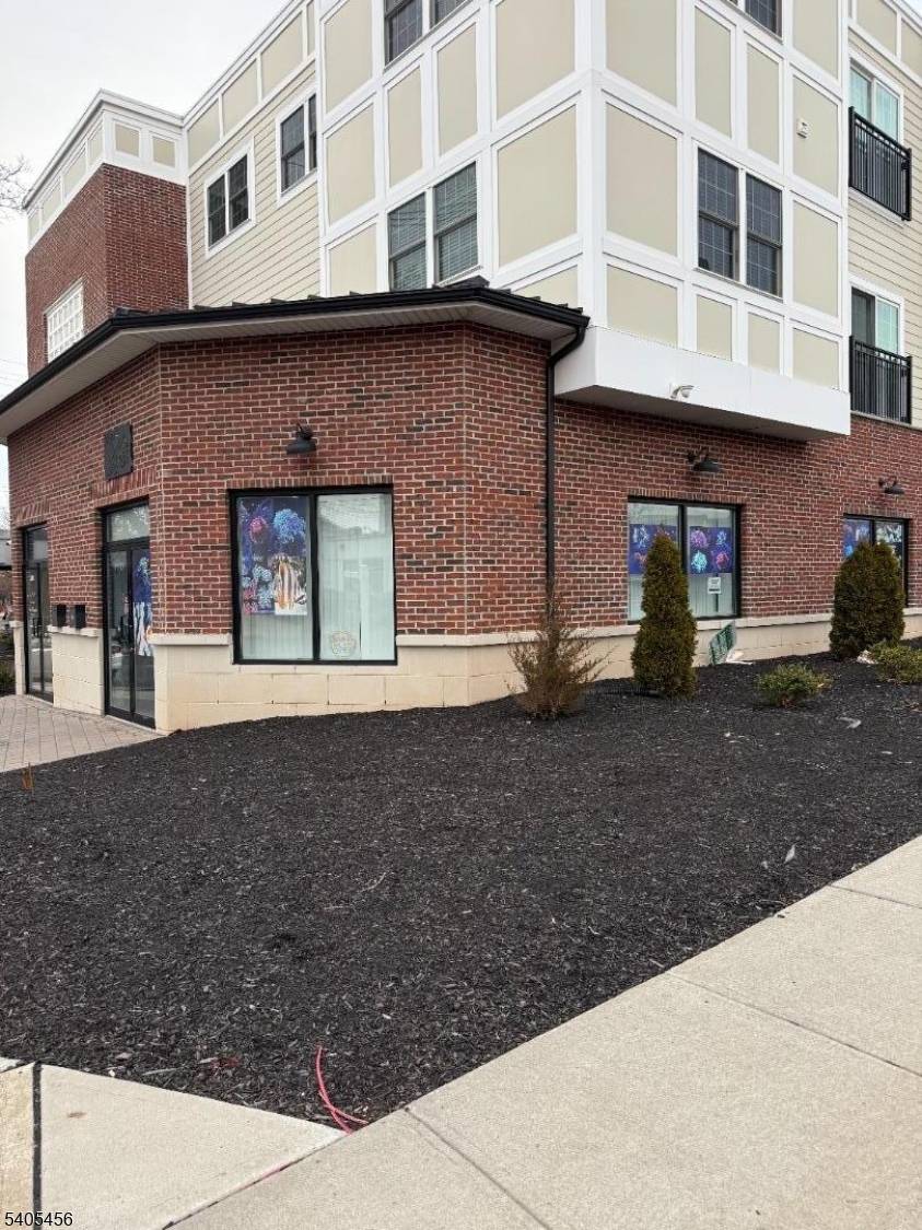 Roselle Park Boro, NJ 07204,351 Clay Ave W