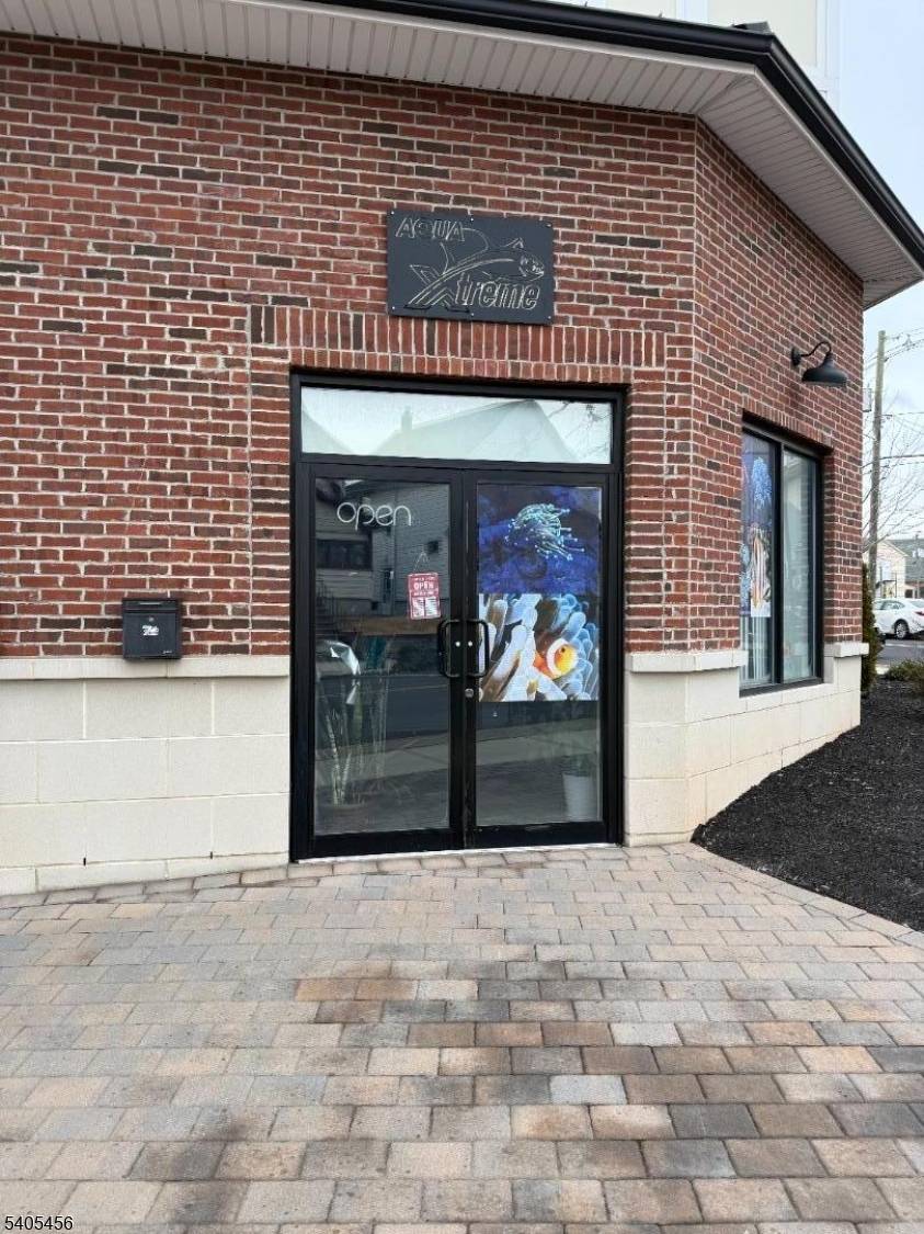 Roselle Park Boro, NJ 07204,351 Clay Ave W