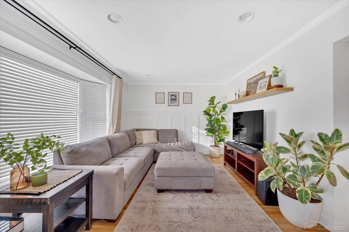 Madison Heights, MI 48071,266 Royal Park LN