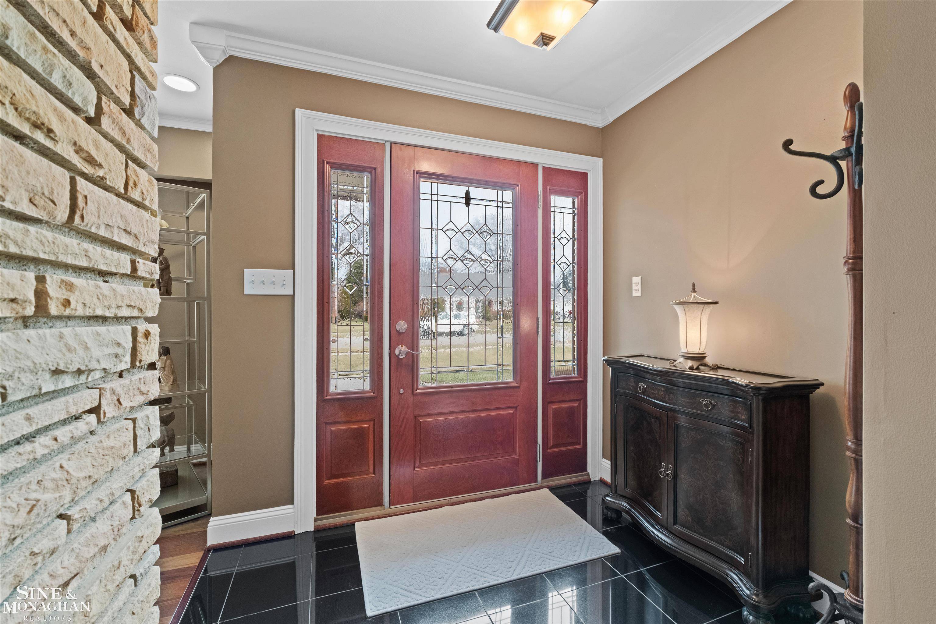 Grosse Pointe Woods, MI 48236,991 S Renaud RD