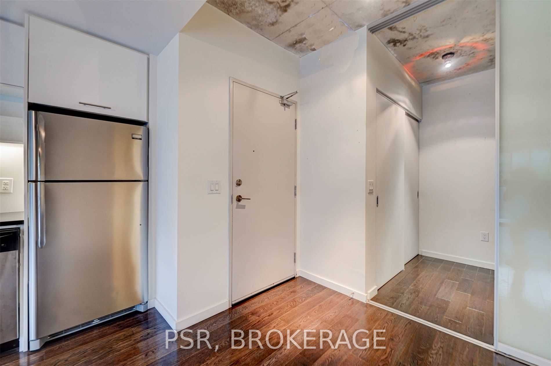 Toronto C08, ON M5A 0E9,32 Trolley CRES #617