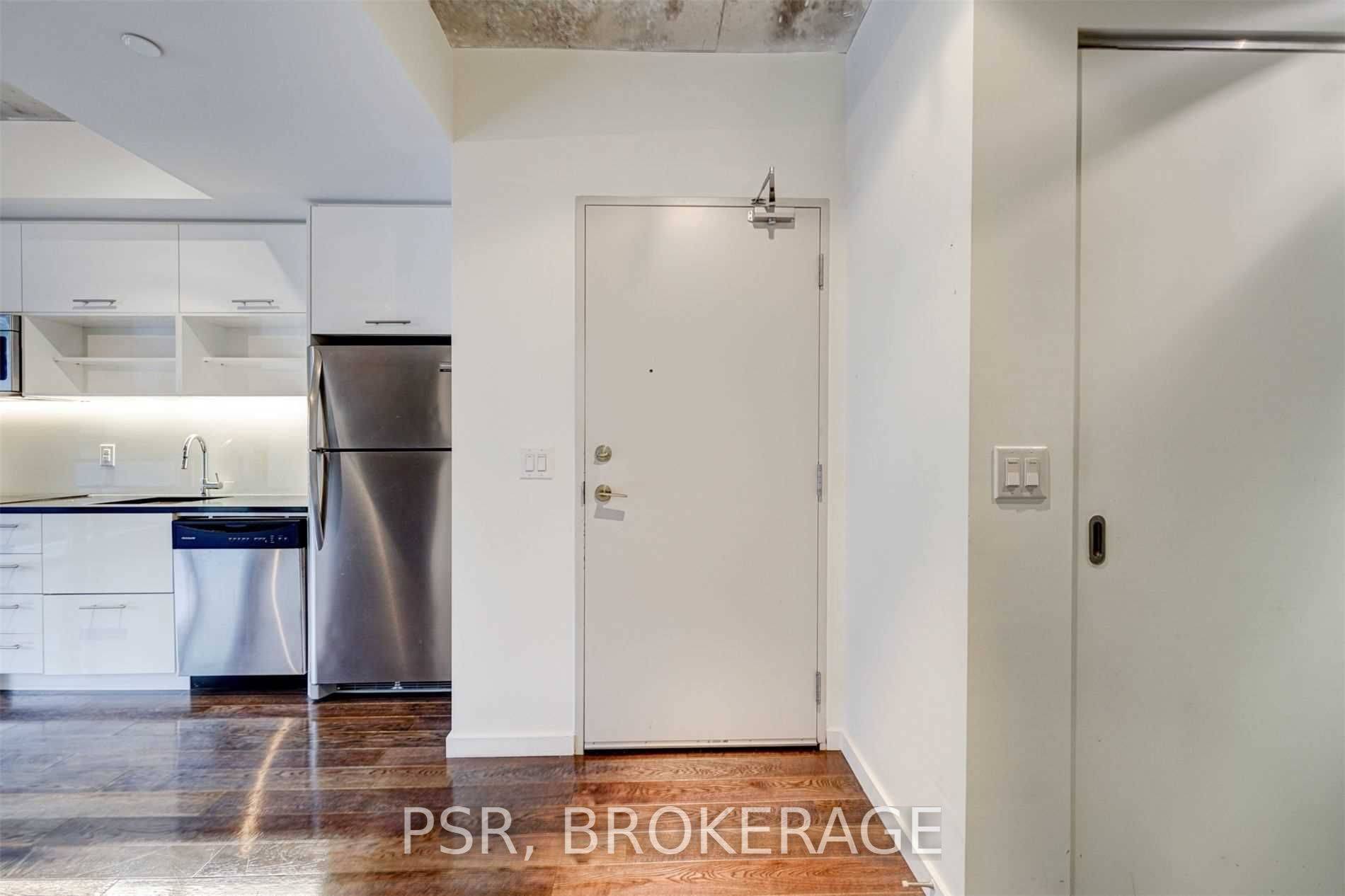 Toronto C08, ON M5A 0E9,32 Trolley CRES #617