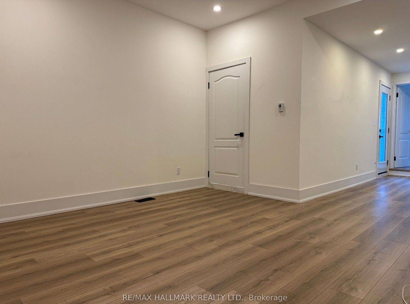 Toronto C01, ON M6J 3A8,13 Brookfield ST #Main