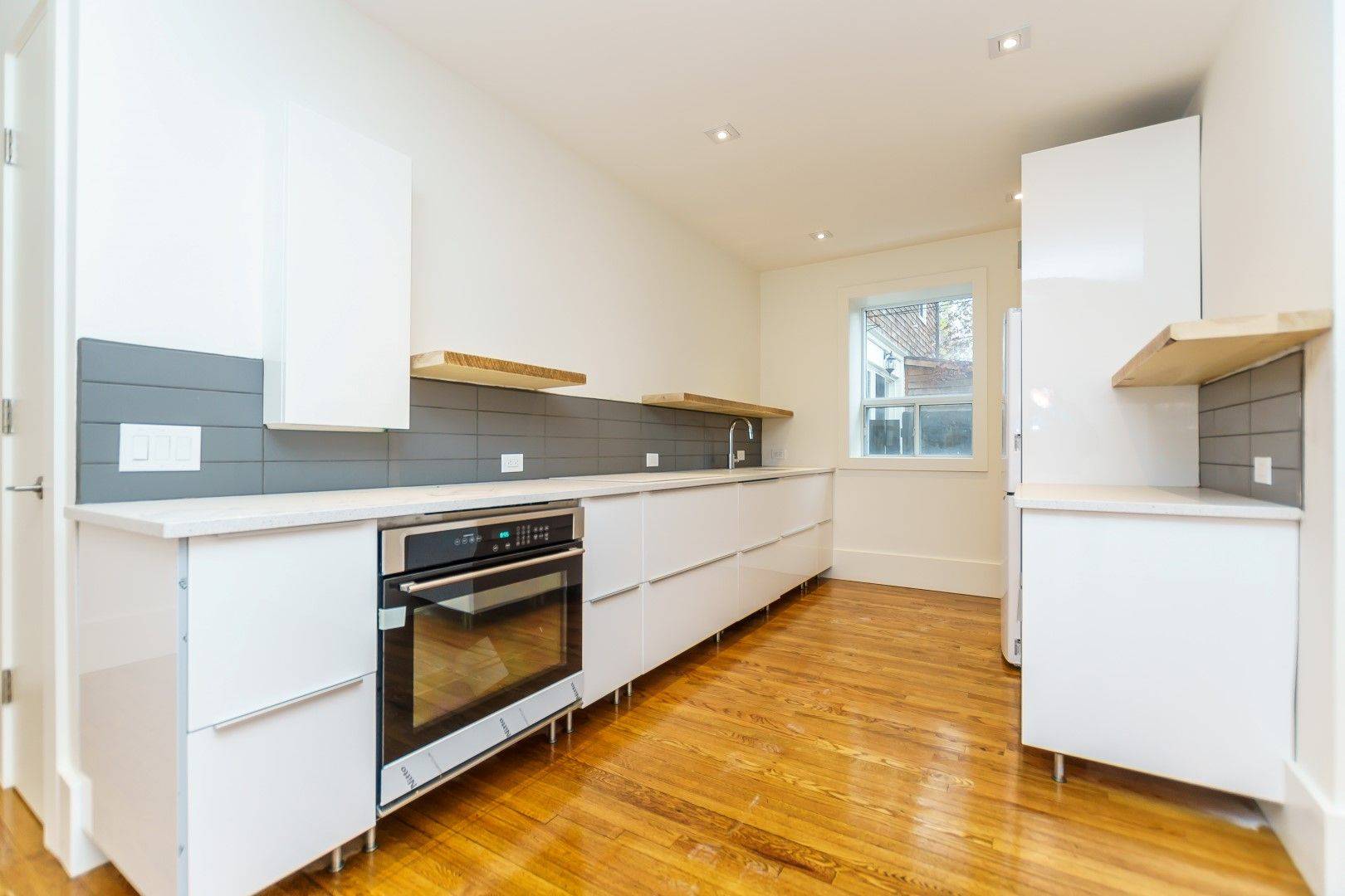 Toronto C08, ON M5A 3K5,302 Sumach ST #1