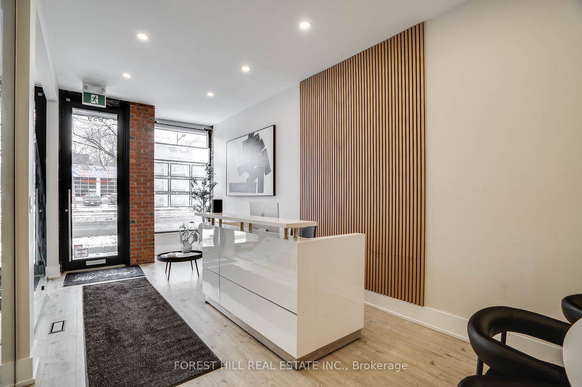 Toronto C02, ON M6K 0G7,659 St Clair AVE W