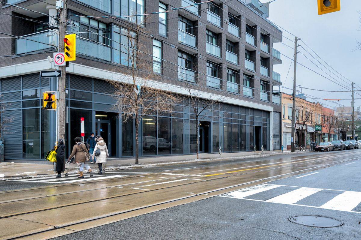 Toronto C01, ON M6J 1V5,856 Dundas ST W #1