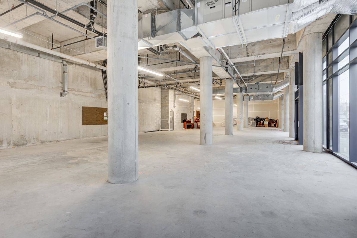 Toronto C01, ON M6J 1V5,856 Dundas ST W #1