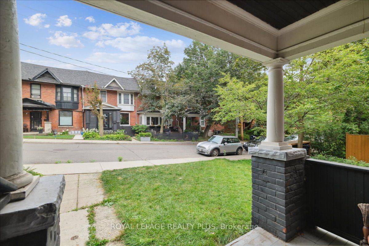 Toronto C02, ON M5R 3C9,350 Albany AVE