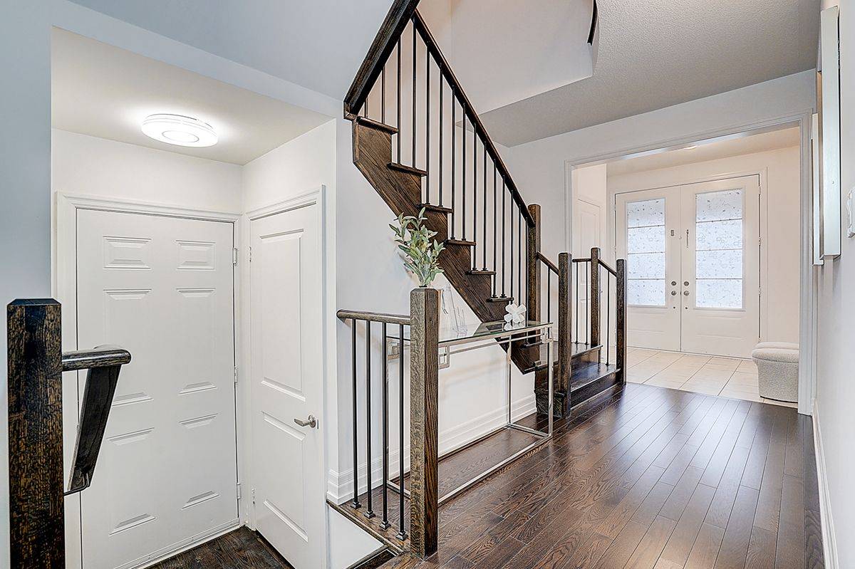 Whitby, ON L1P 0C2,11 Micklefield AVE