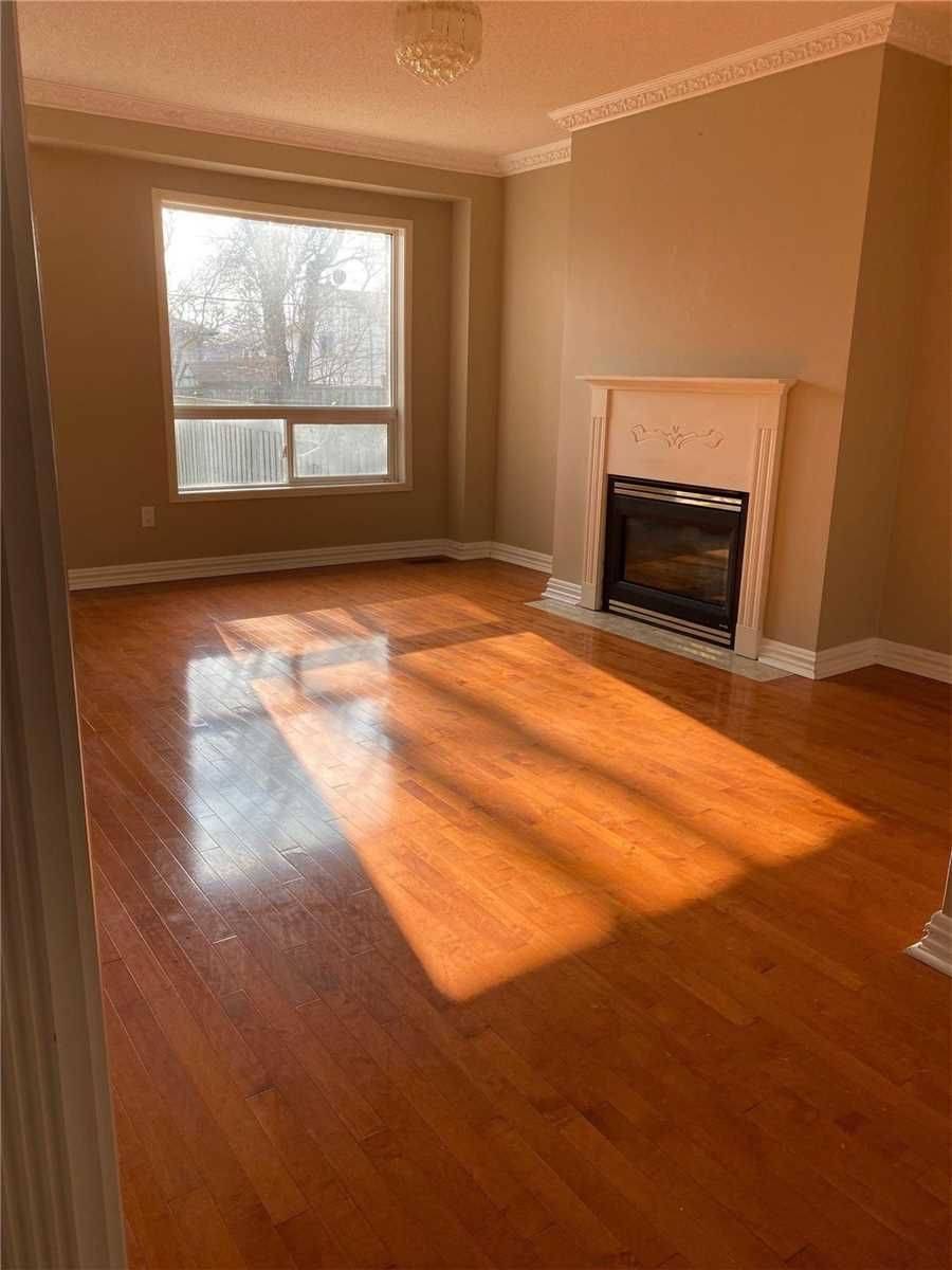 Pickering, ON L1W 4A4,1203 Monica Cook PL