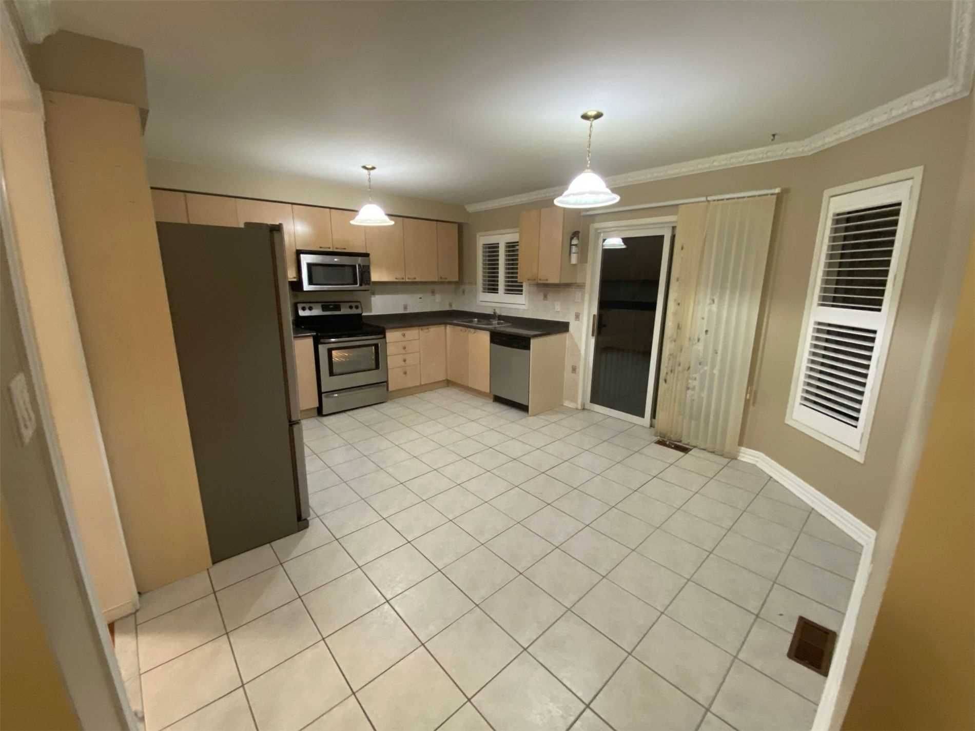 Pickering, ON L1W 4A4,1203 Monica Cook PL