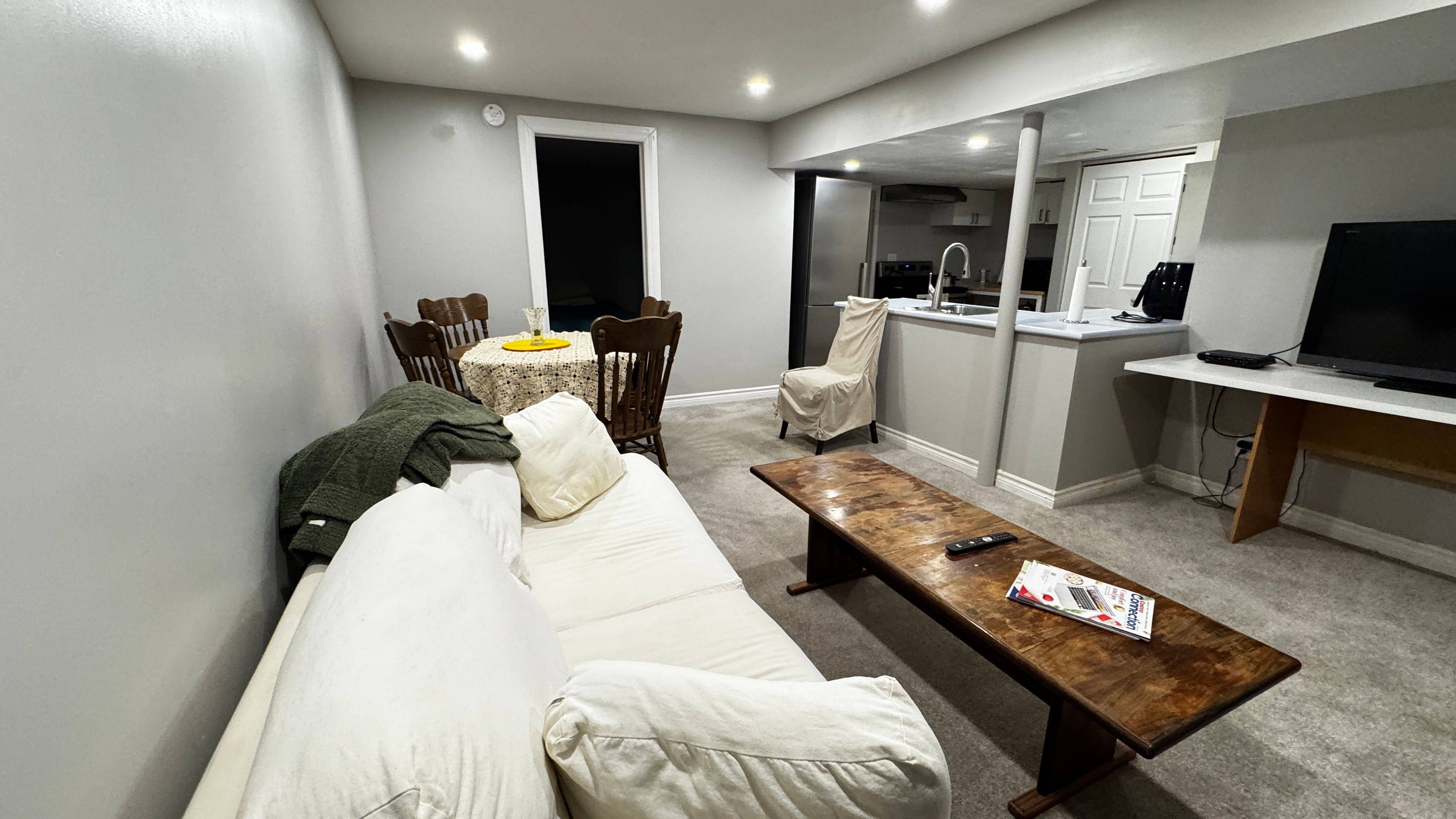 Pickering, ON L1V 3K9,1226 Canborough CRES