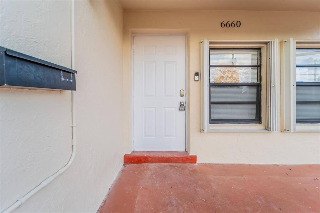 Hollywood, FL 33024,6660 Allen St