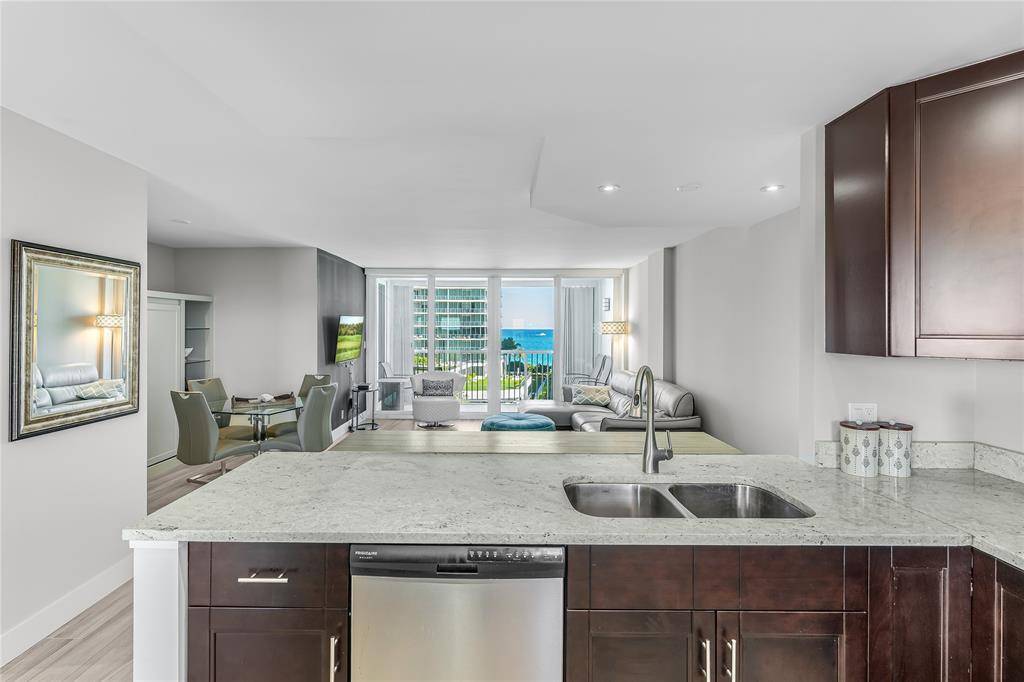 Fort Lauderdale, FL 33305,2200 NE 33rd Ave #8G