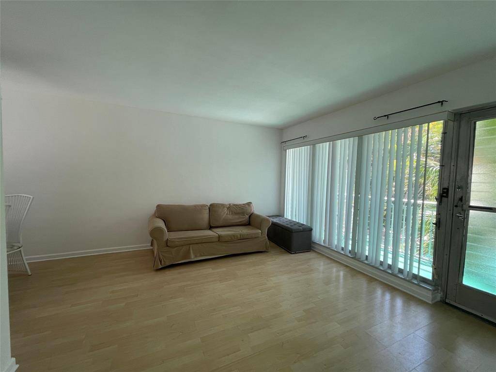 Fort Lauderdale, FL 33301,77 Hendricks Isle #9