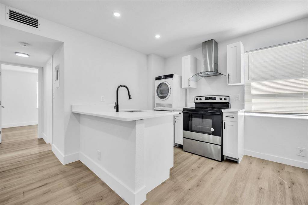 Fort Lauderdale, FL 33304,1015 NE 17th Ave #201