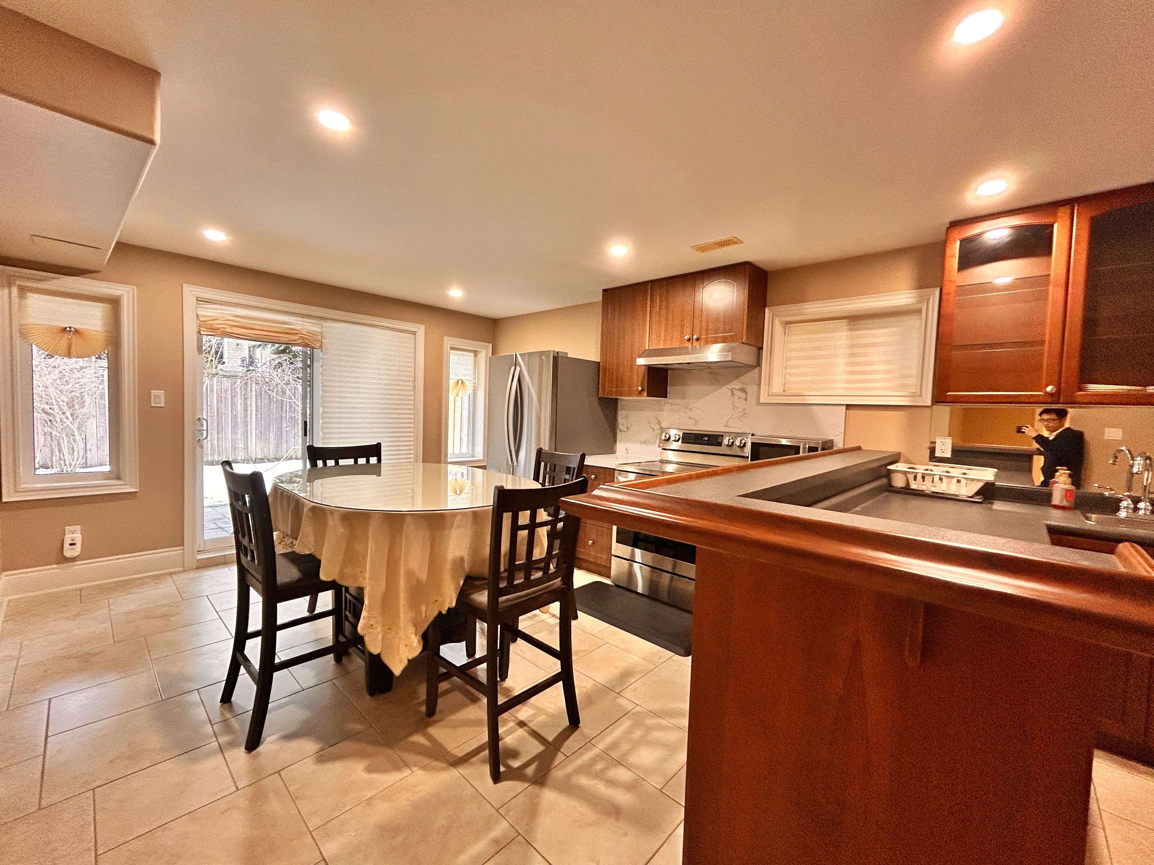 Richmond Hill, ON L4S 0A4,29 Ridgestone DR #Bsmt