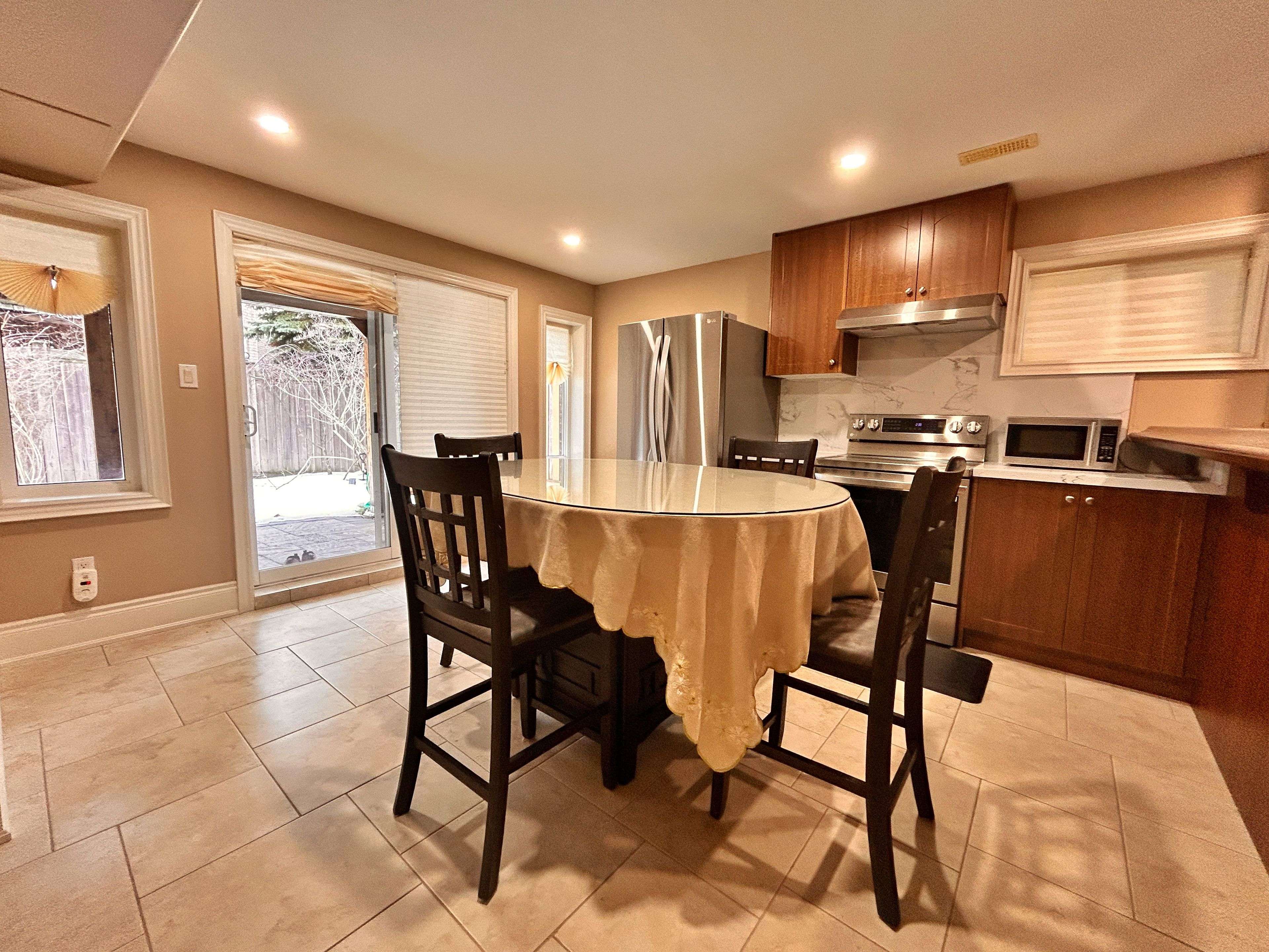 Richmond Hill, ON L4S 0A4,29 Ridgestone DR #Bsmt