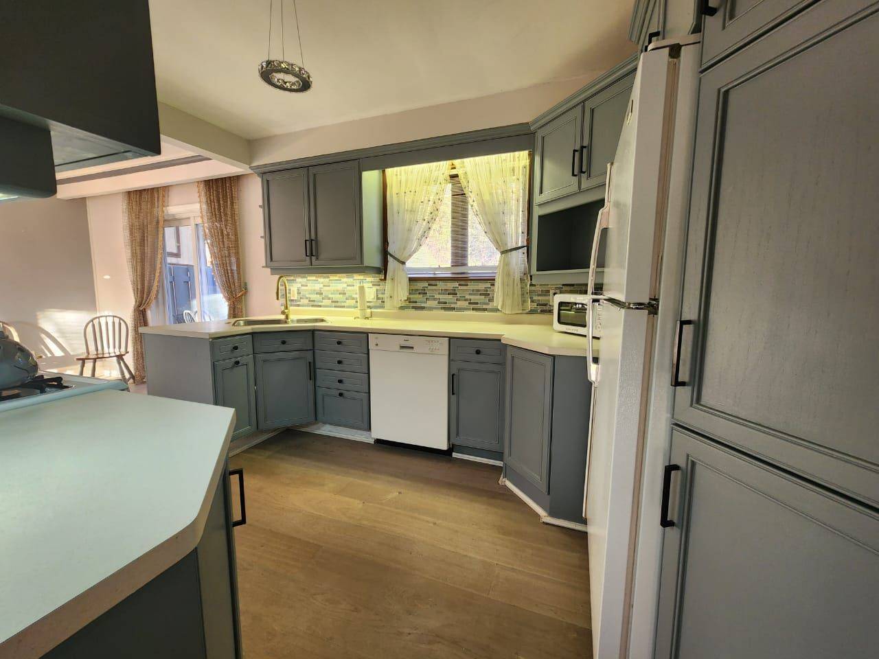 Aurora, ON L4G 2Y9,5 Cabot CT #Main floor