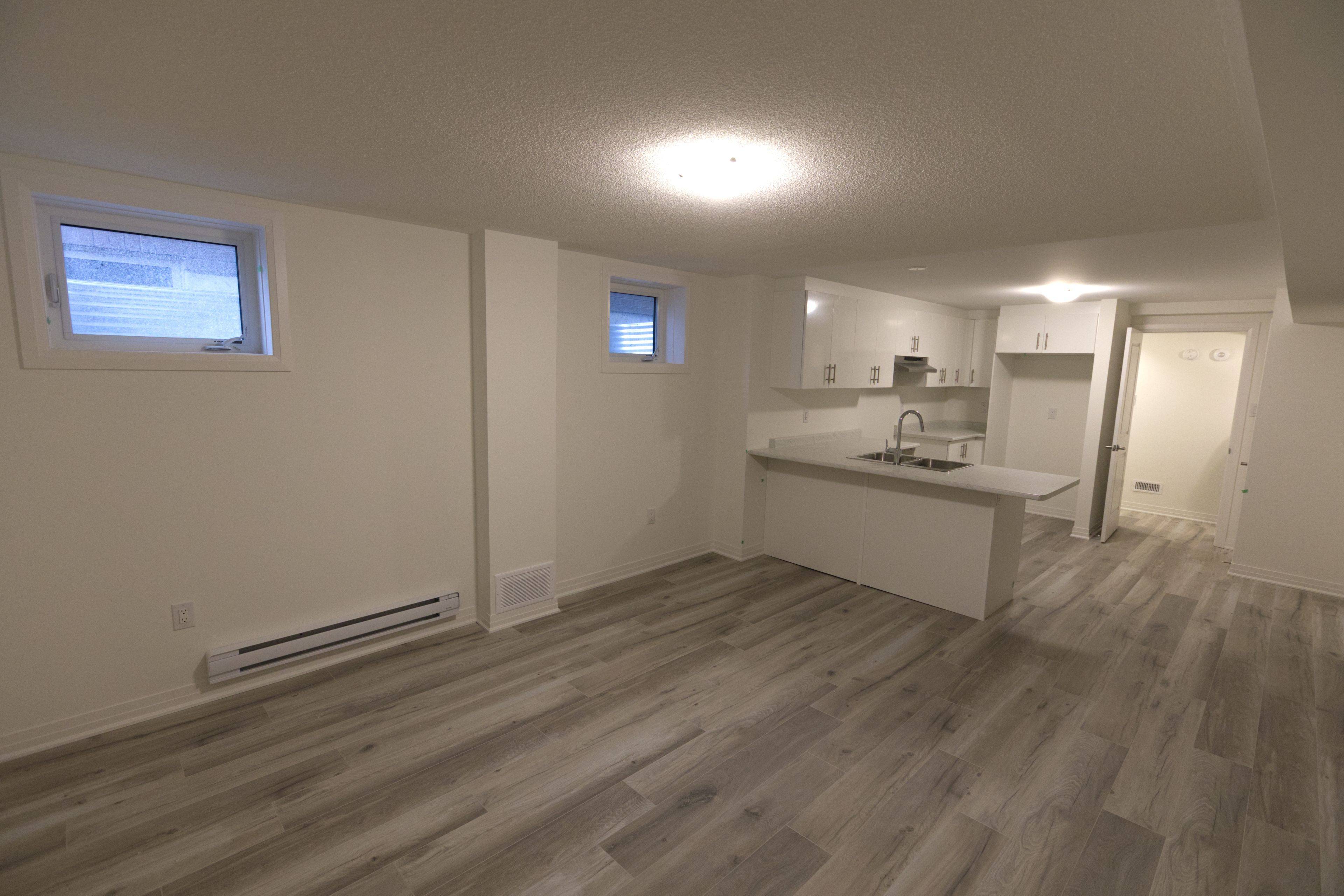 Barrie, ON L9J 0K4,37 Sheppard DR