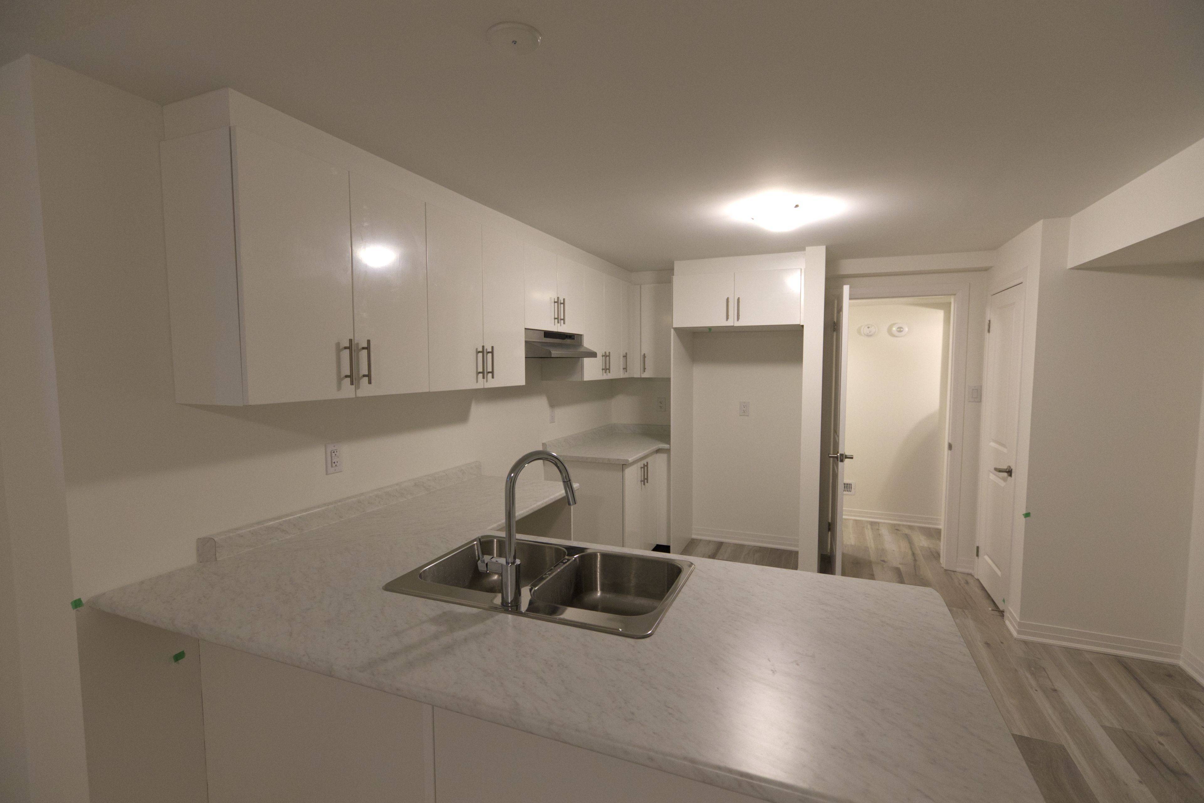 Barrie, ON L9J 0K4,37 Sheppard DR