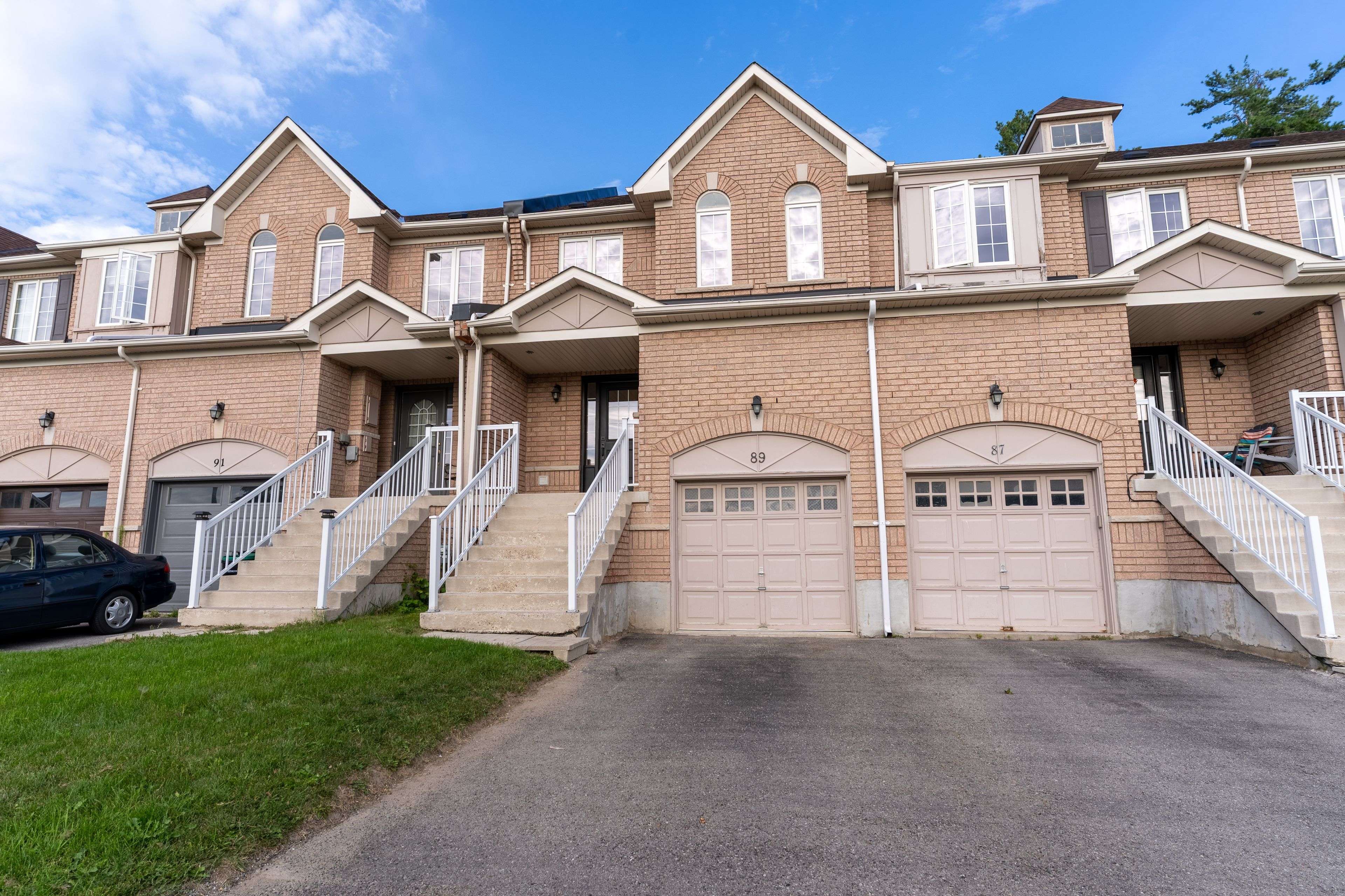 Barrie, ON L4M 0C8,89 Winchester TER