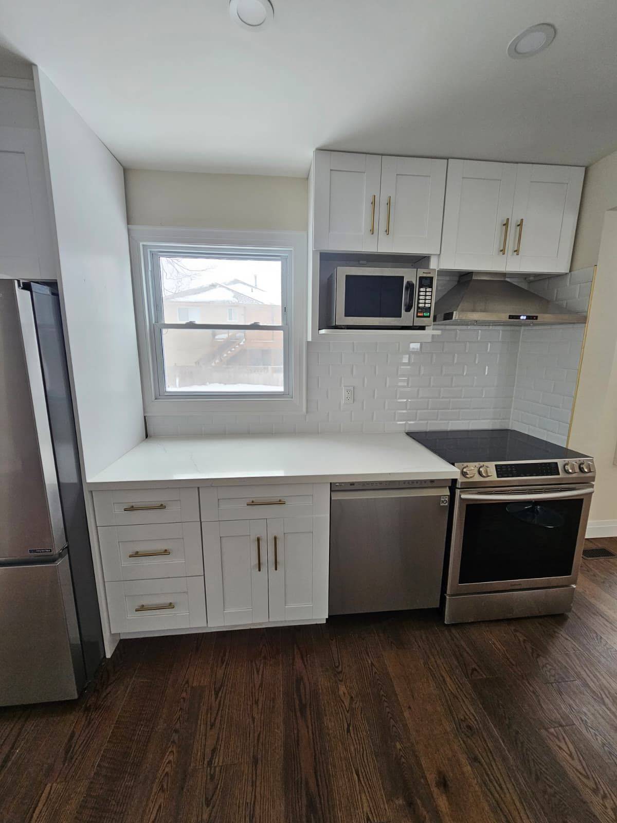 Barrie, ON L4M 5W9,247 Hickling TRL