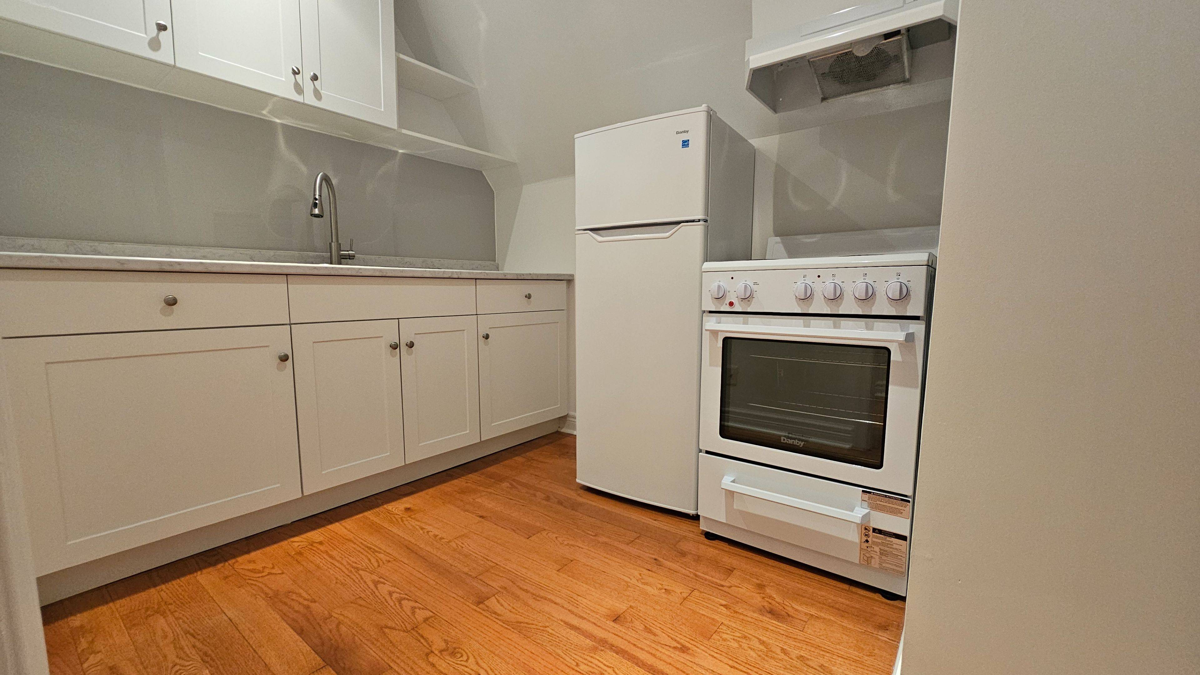 Toronto W02, ON M6H 3A6,389 Westmoreland AVE #2nd Floor