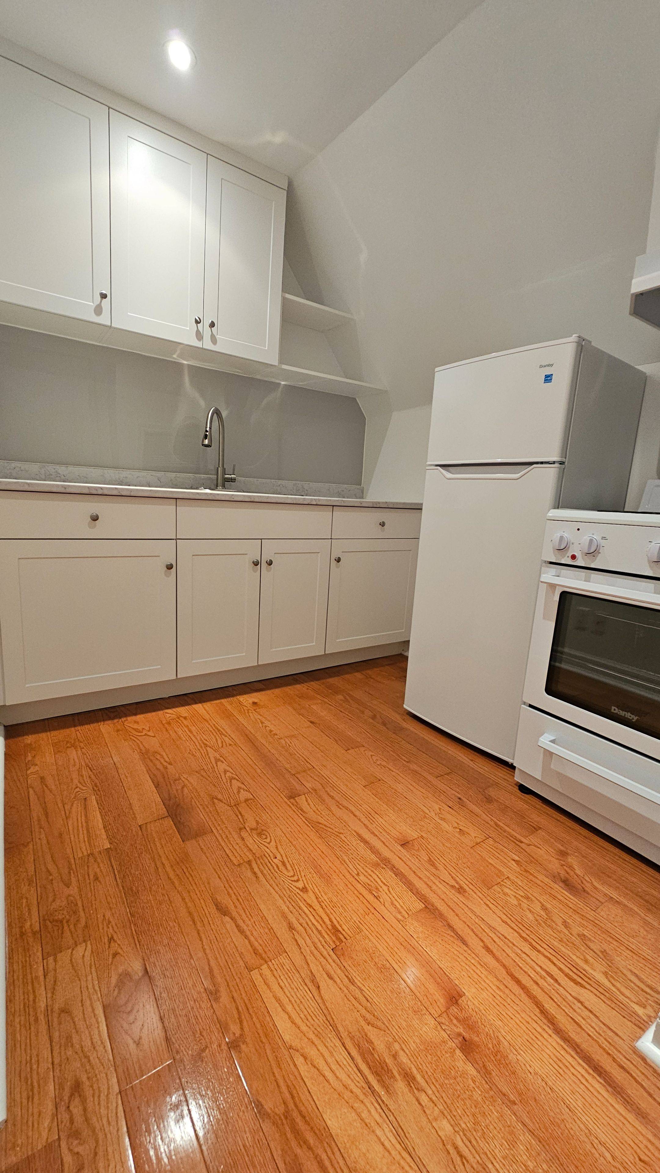 Toronto W02, ON M6H 3A6,389 Westmoreland AVE #2nd Floor