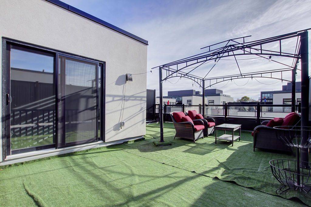 Burlington, ON L7T 4A8,1121 Cooke BLVD #23