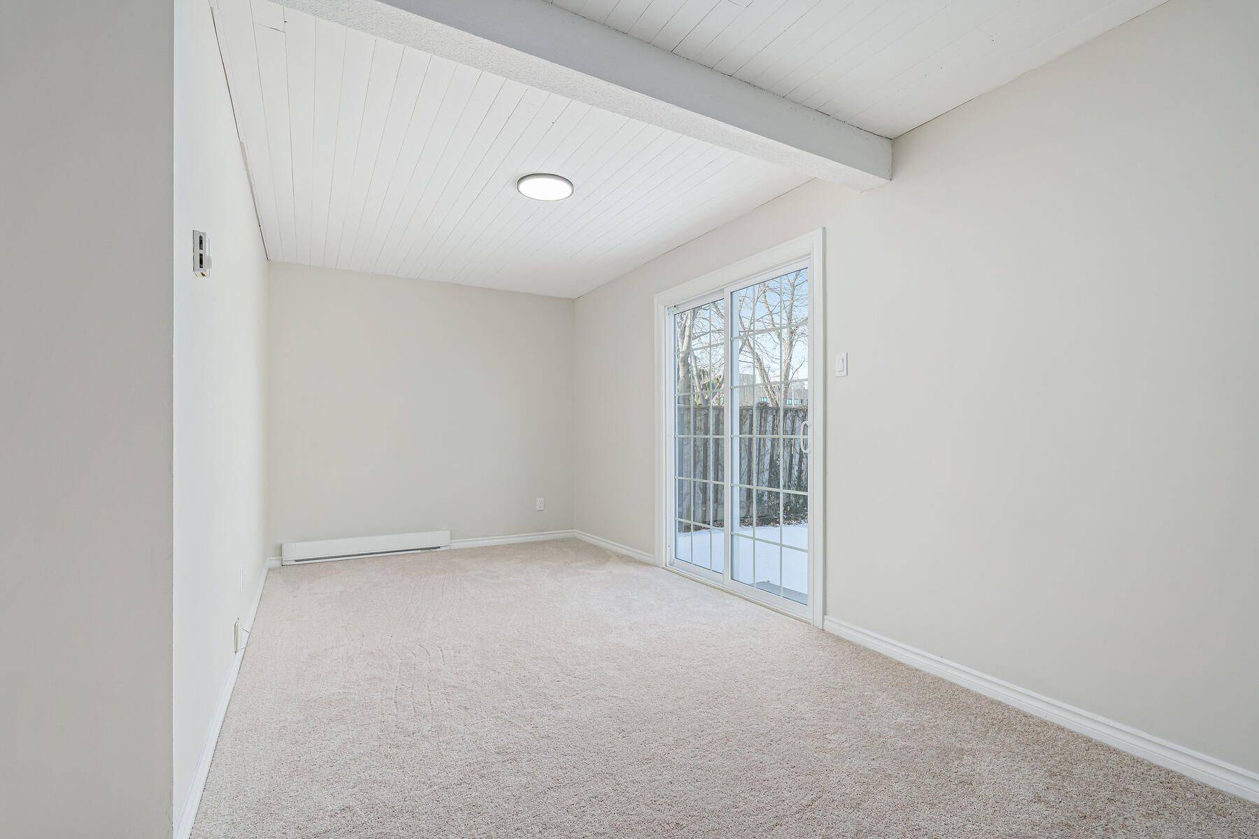 Milton, ON L9T 3G2,358 Mcnabb CRES