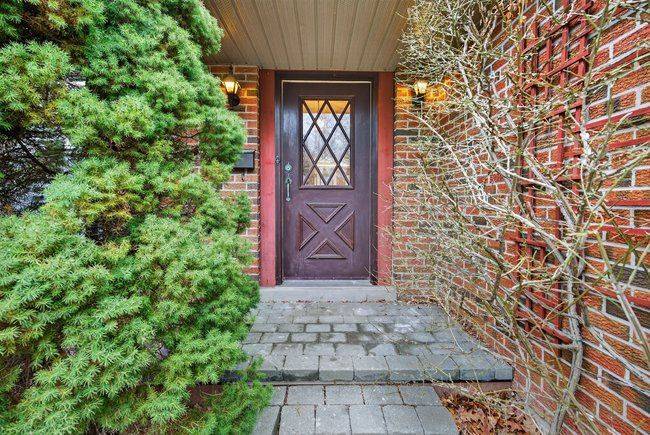 Oakville, ON L6J 6A8,179 Digby RD