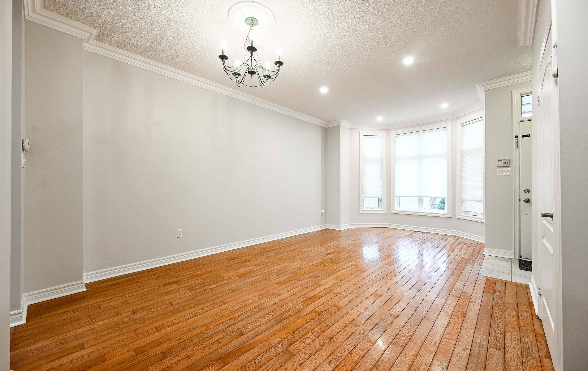 Oakville, ON L6H 6J6,12 The Greenery N/A