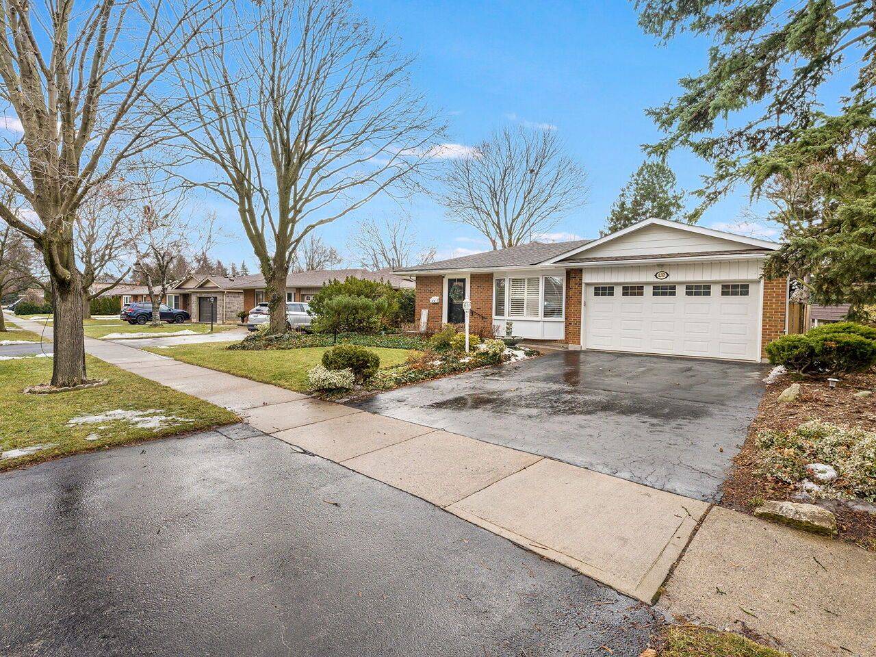 Milton, ON L9T 1W9,437 Highside DR