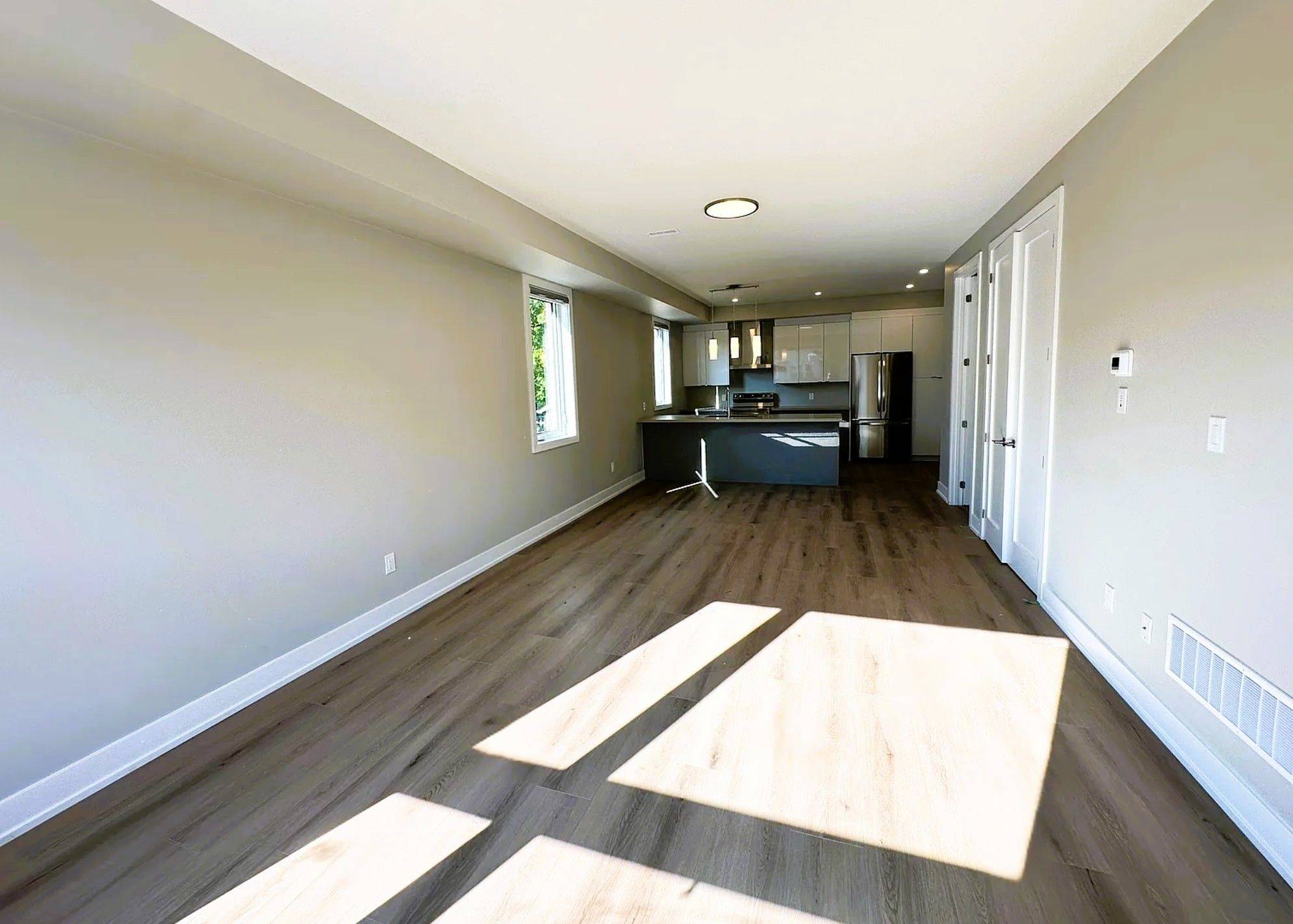 Brampton, ON L6X 1V7,20 West ST W #1