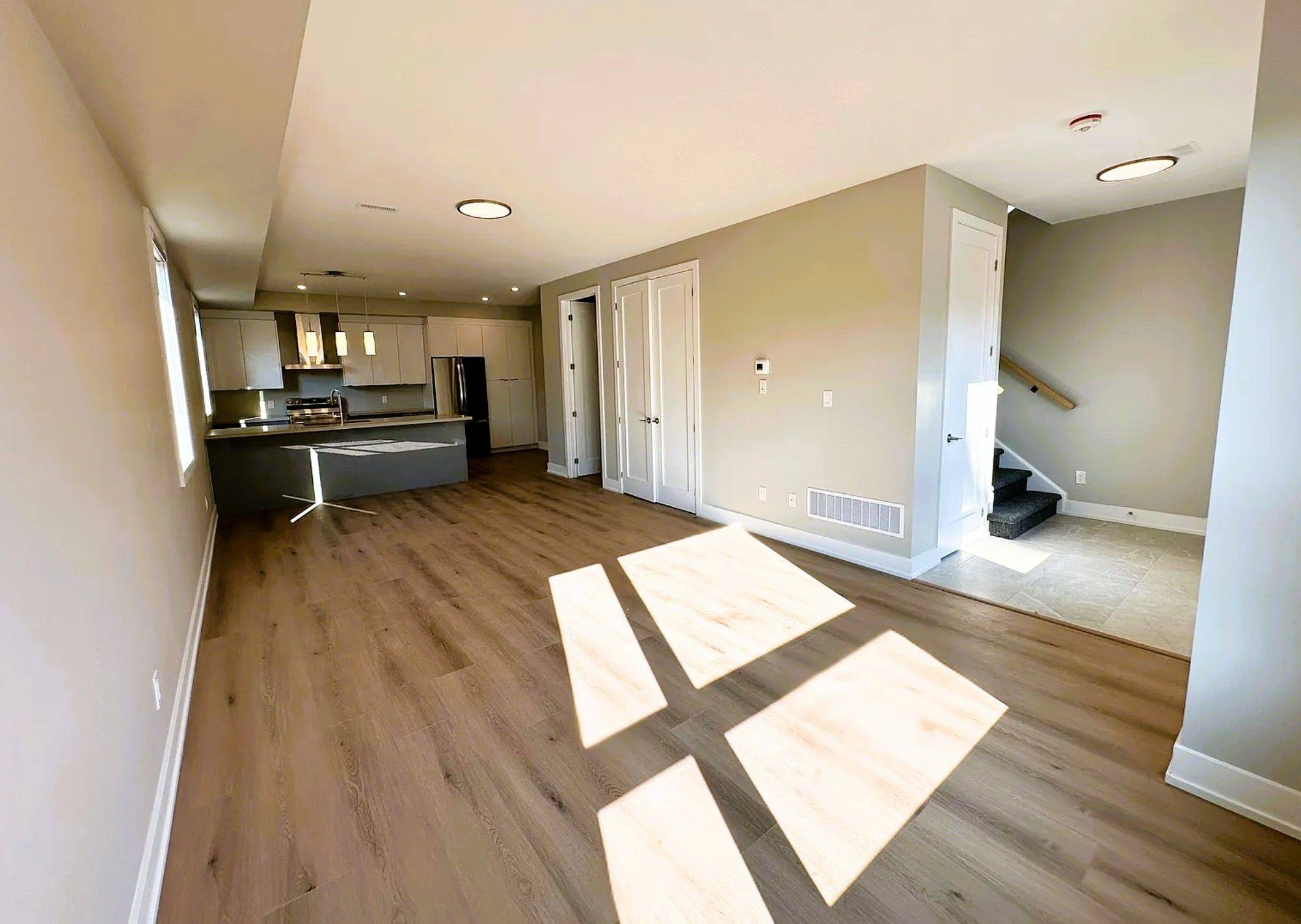 Brampton, ON L6X 1V7,20 West ST W #1