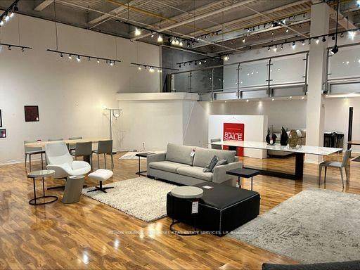 Toronto W04, ON M6A 1C8,1020 Lawrence AVE W #102