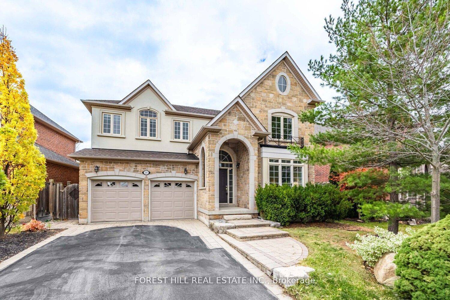 Oakville, ON L6L 6V4,231 Butterfly LN