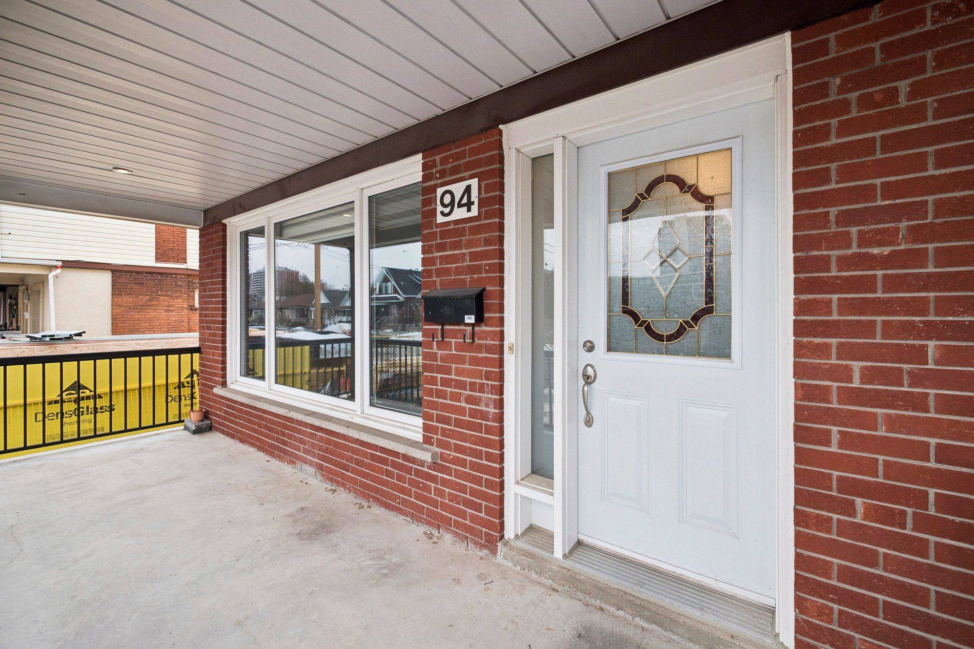 Toronto W04, ON M6E 2M5,94 Belgravia AVE