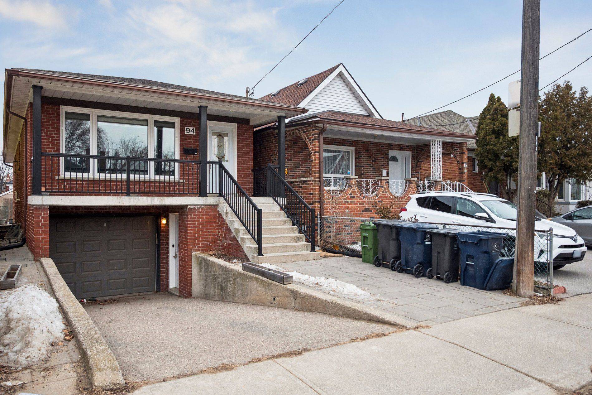 Toronto W04, ON M6E 2M5,94 Belgravia AVE