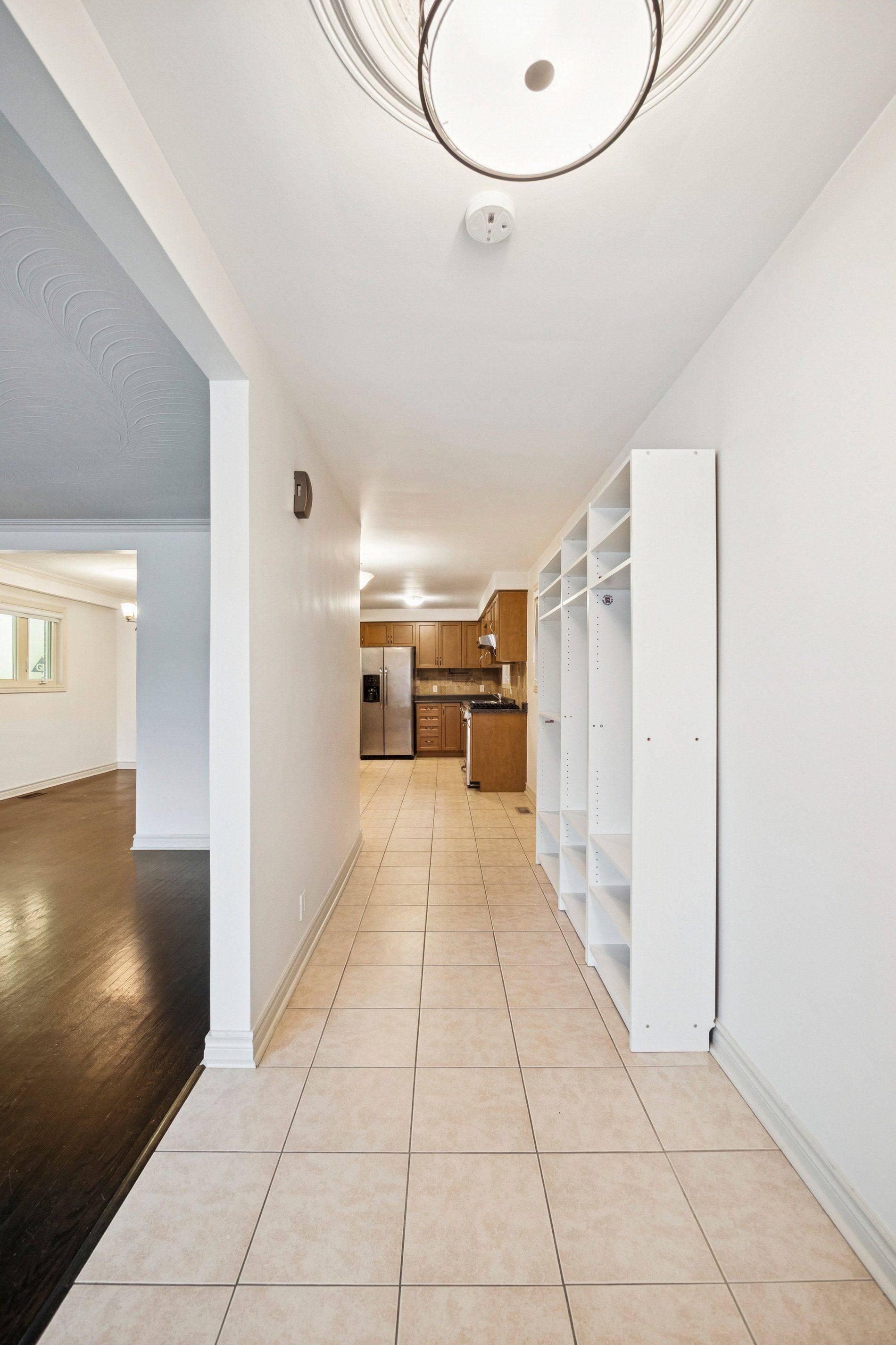 Toronto W04, ON M6E 2M5,94 Belgravia AVE