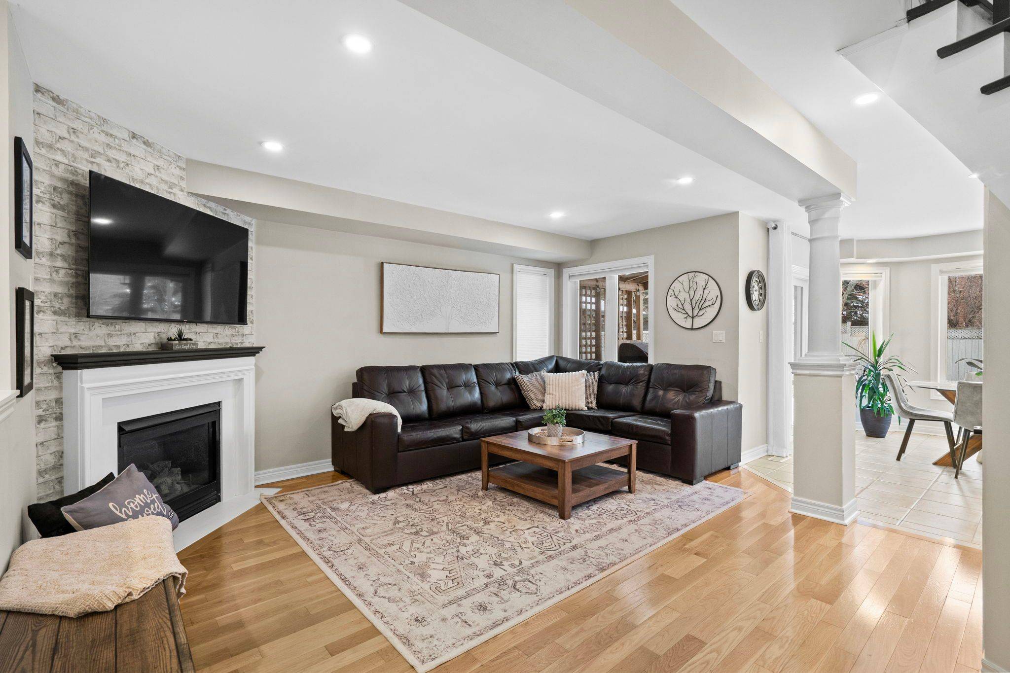 Halton Hills, ON L7G 5Y3,16 Forsyth CRES