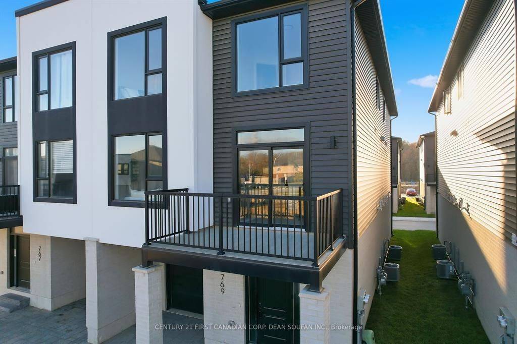 London North, ON N6G 5B1,769 BANYAN LN