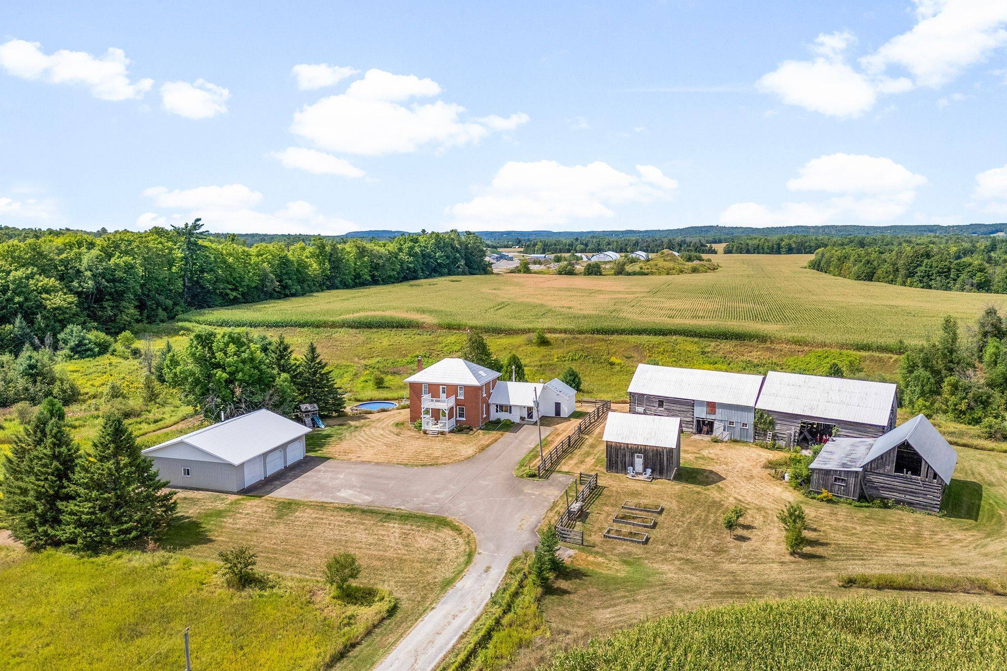 Horton, ON K7V 3Z4,1382 Lochwinnoch RD