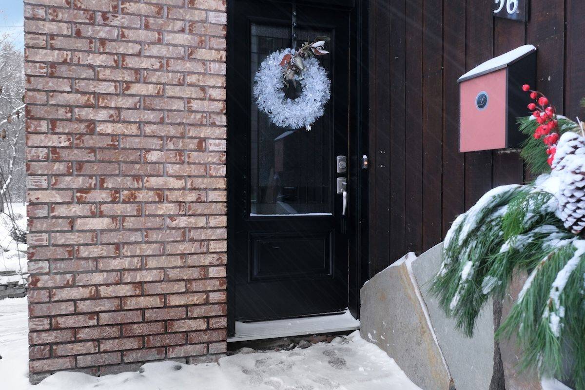 Billings Bridge - Riverside Park And Area, ON K1V 9V4,56 Sandhurst CT